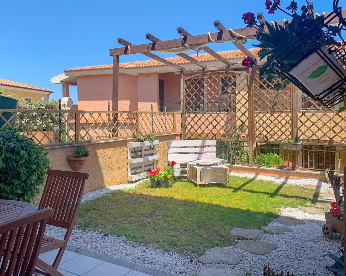 Casa Quasimodo, con patio e giardino privato Appartamento Olbia Esterno foto