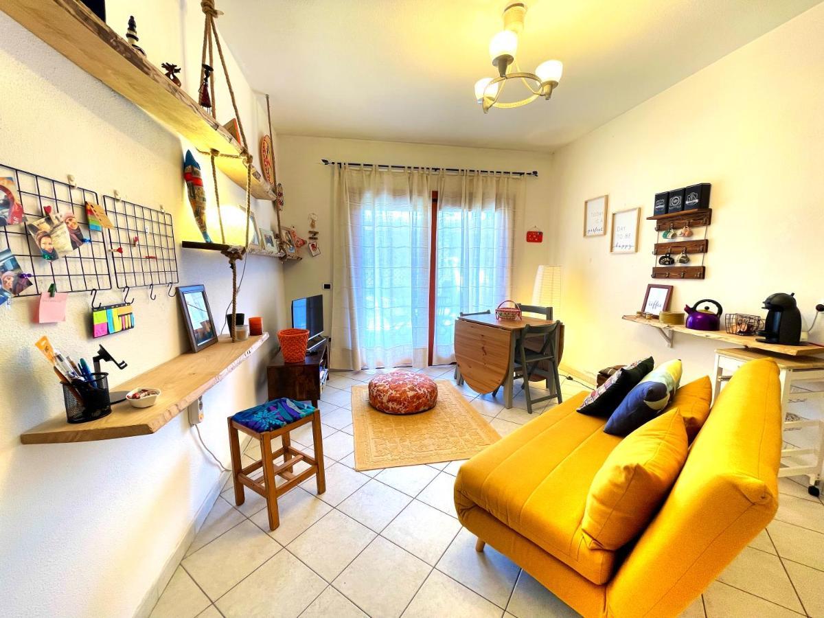 Casa Quasimodo, con patio e giardino privato Appartamento Olbia Esterno foto