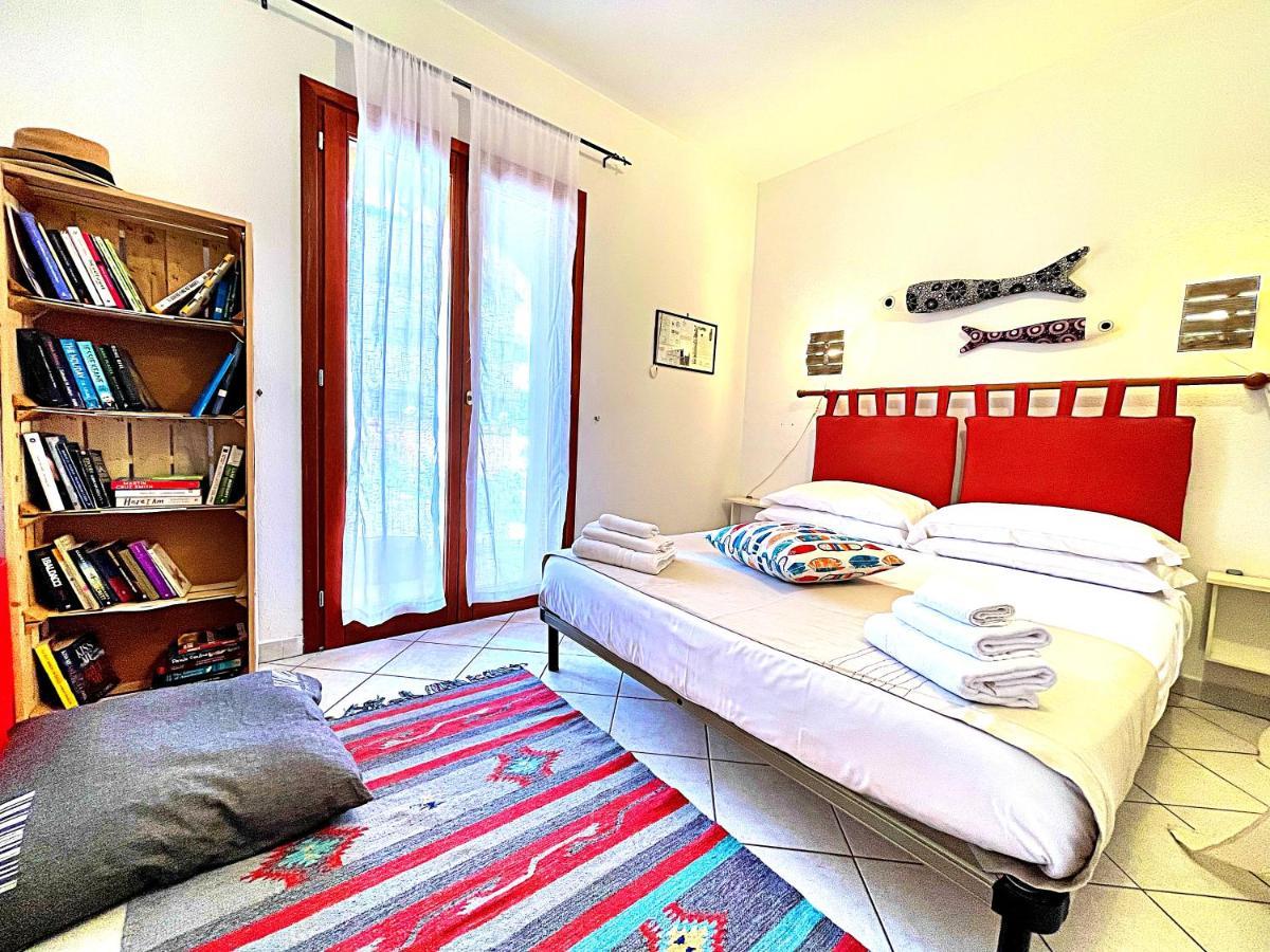 Casa Quasimodo, con patio e giardino privato Appartamento Olbia Esterno foto